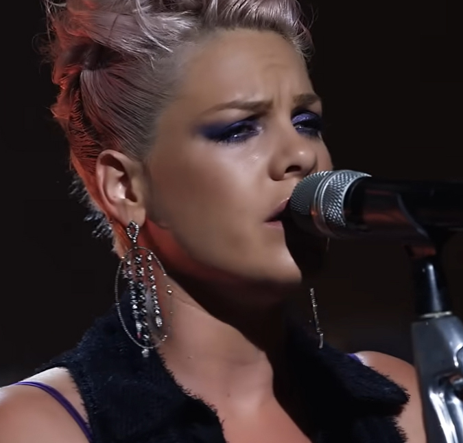 Após 20 anos, chega ao fim casamento de Pink com Carey Hart, afirma <i>site</i>