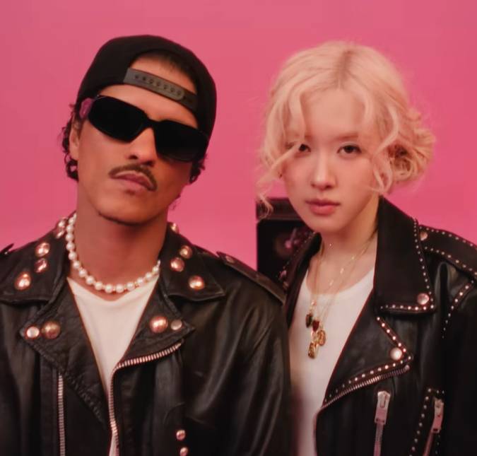 Rosé e Bruno Mars levam prêmio de Melhor Música Internacional no <i>BRIT Awards 2026</i>