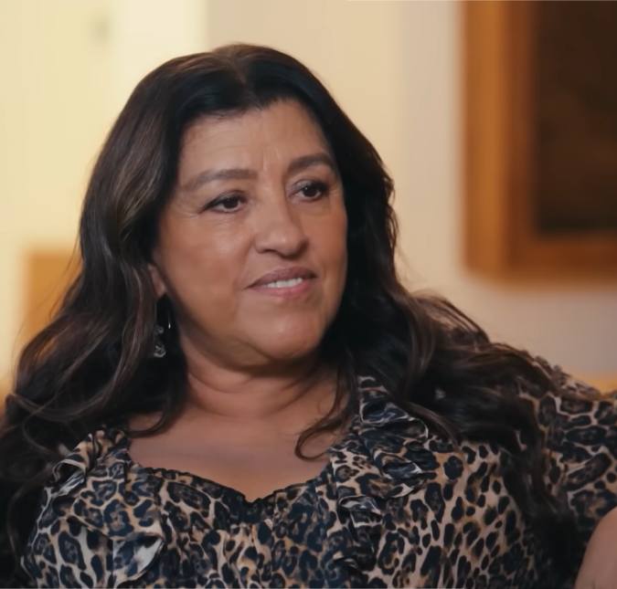 Regina Casé se declara para amigos após festa de aniversário: <i>Uma das noites mais emocionantes da minha vida</i>