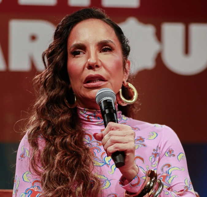 Ivete Sangalo anuncia alta após cirurgia no rosto em hospital de São Paulo