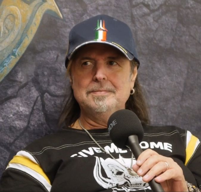 Phil Campbell, guitarrista do <i>Motörhead</i>, morre aos 64 anos de idade