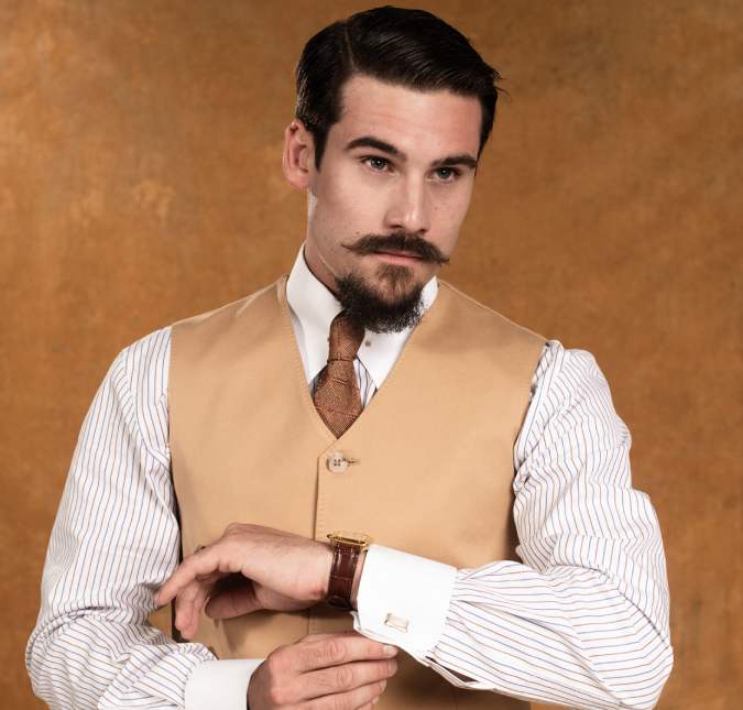 Nicolas Prattes reage a sua primeira cena na novela <i>A Nobreza do Amor</i>, da <i>Globo</i>