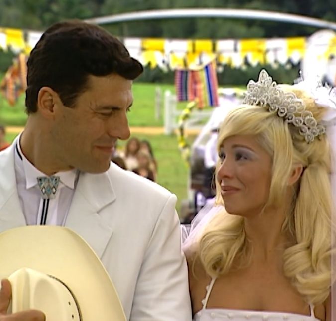 Danielle Winits lamenta morte de Gerson Brenner, com quem fez par romântico em <i>Corpo Dourado</i>