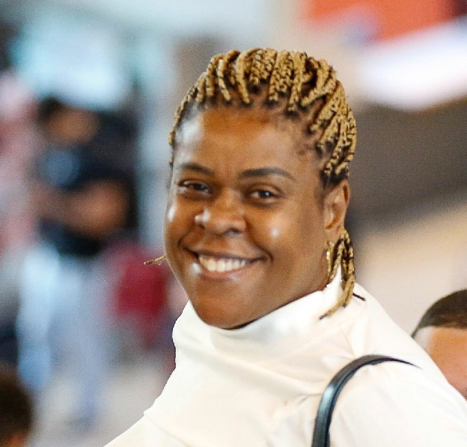 Cacau Protásio perde visão após uso de pomada de cabelo: <i>- Não conseguia abrir o olho</i>