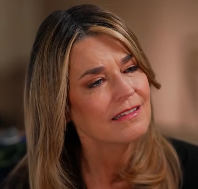 Savannah Guthrie se emociona ao falar pela primeira vez sobre sequestro da mãe