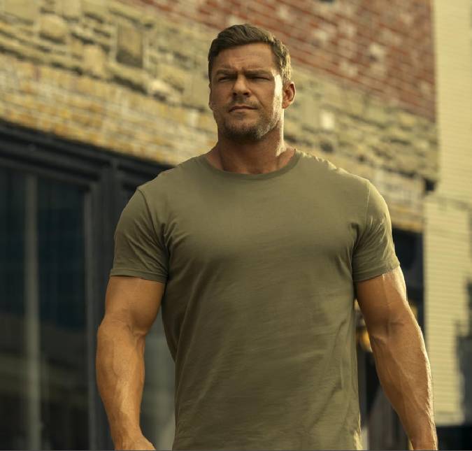 Vizinho de astro de <i>Reacher</i> retira acusações contra o ator por agressão: <i>- Legítima defesa</i>