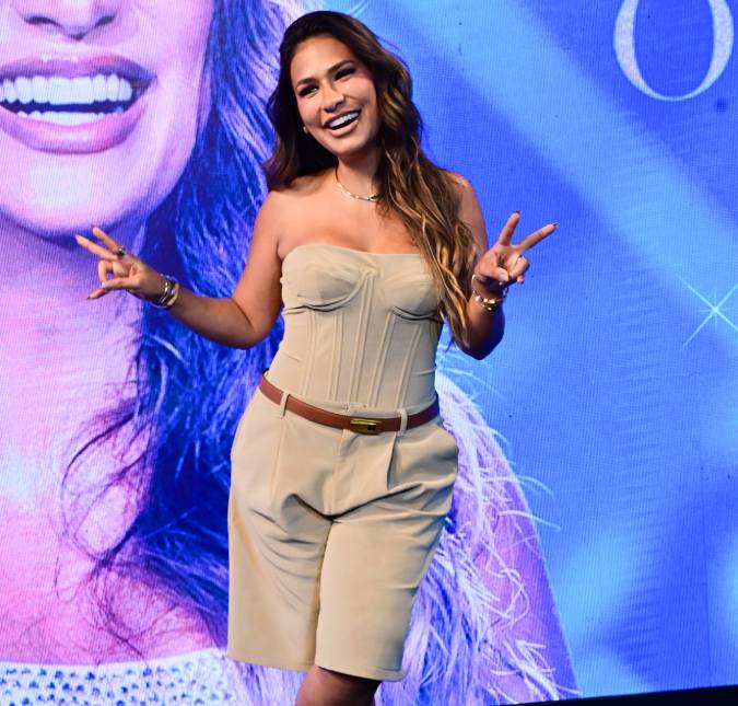 Simone Mendes conta sobre novo álbum <i>Melhor de Mim</i>: <i>O legal é falar sobre separação, porque o povo chora mais</i>