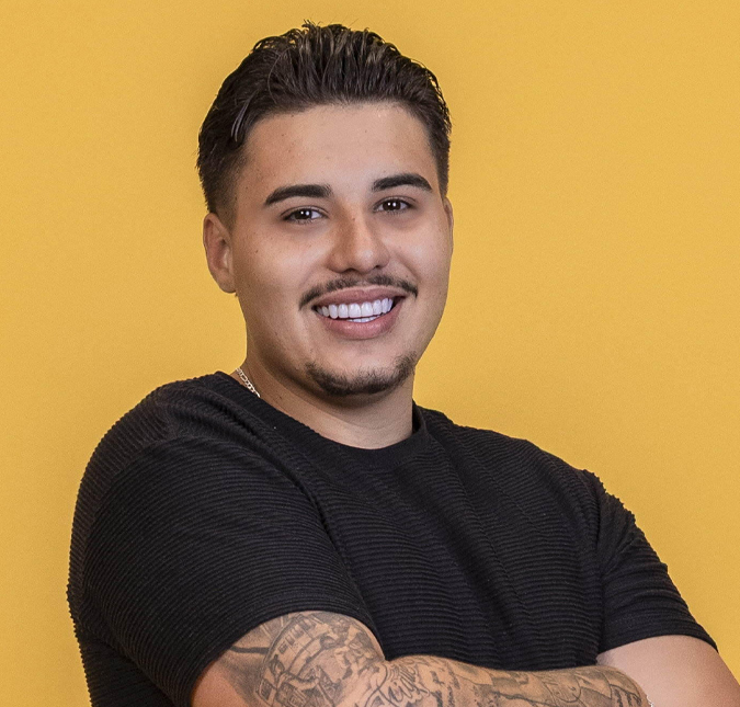 Ex-<i>BBB</i> Pedro passa por atendimento médico após confusão em barbearia