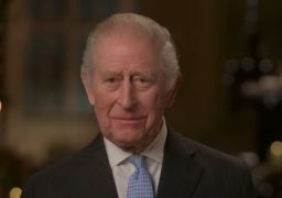 Além da prisão do ex-príncipe Andrew… Relembre os momentos que deixaram a família real britânica por um fio