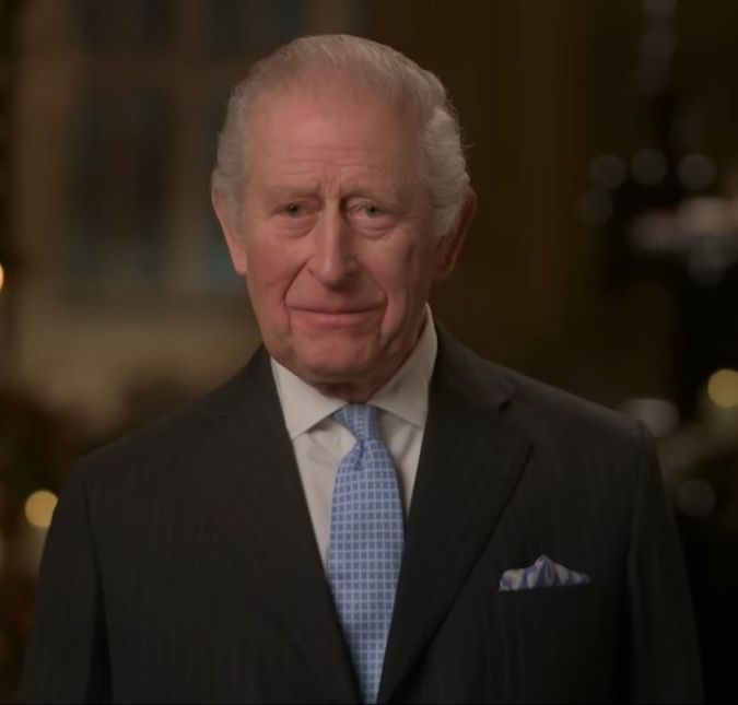 Rei Charles III e membros da família real britânica comparecem à missa de Páscoa