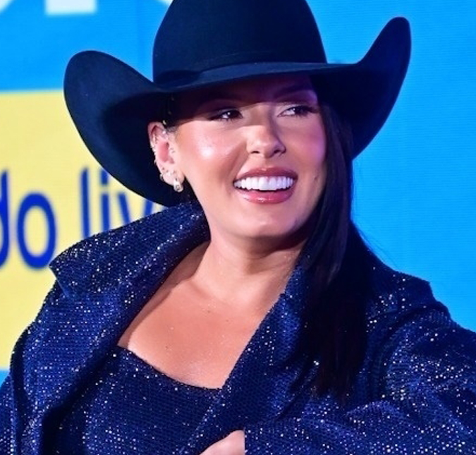 Ana Castela celebra aniversário da mãe: <i>Ela é tão amada, que nem as pedras do rim largam dela</i>