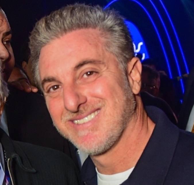 Luciano Huck relembra fotos com a <i>Diretoria</i>, grupo de amigos com Neymar, Medina e Thiaguinho