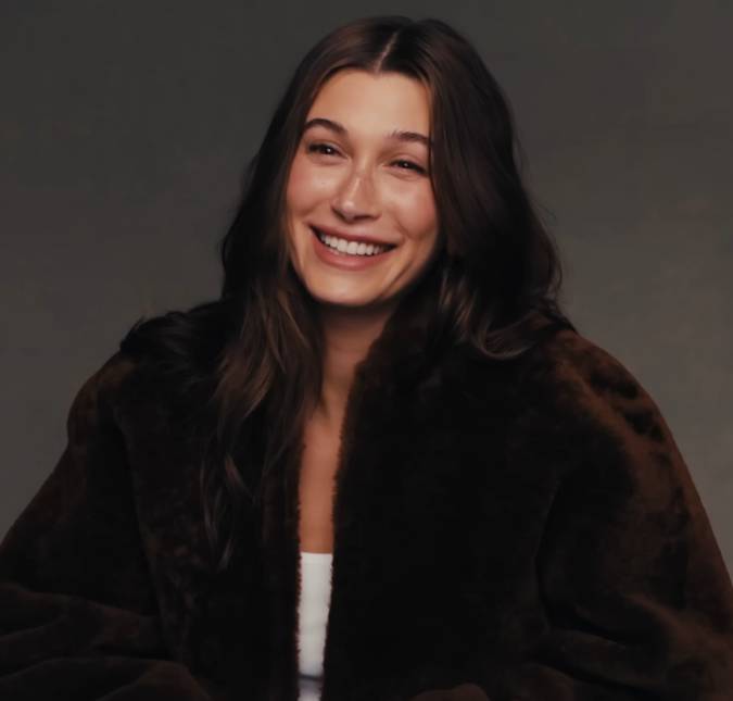 Hailey Bieber compartilha filho reagindo aos bastidores do <i>show</i> de Justin Bieber no <i>Coachella 2026</i>