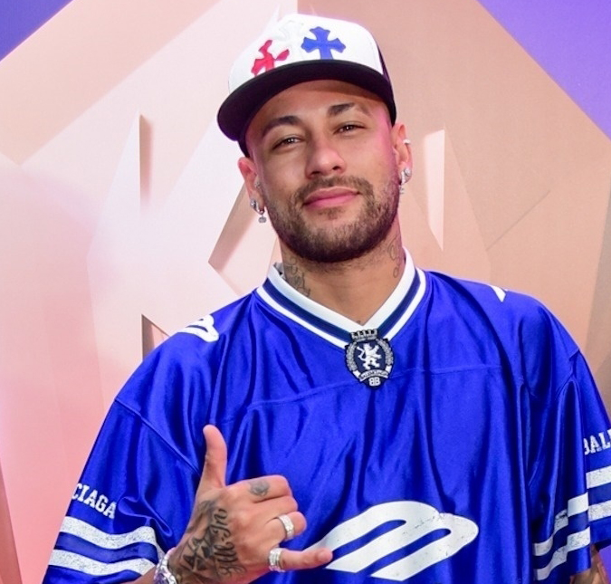 Neymar Jr. se desculpa nas redes após discussão com torcedor