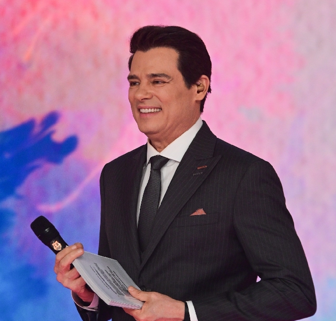 Celso Portiolli comenta volta da banheira do Gugu no <i>Domingo Legal</i>: <i> Banheira comportada</i>