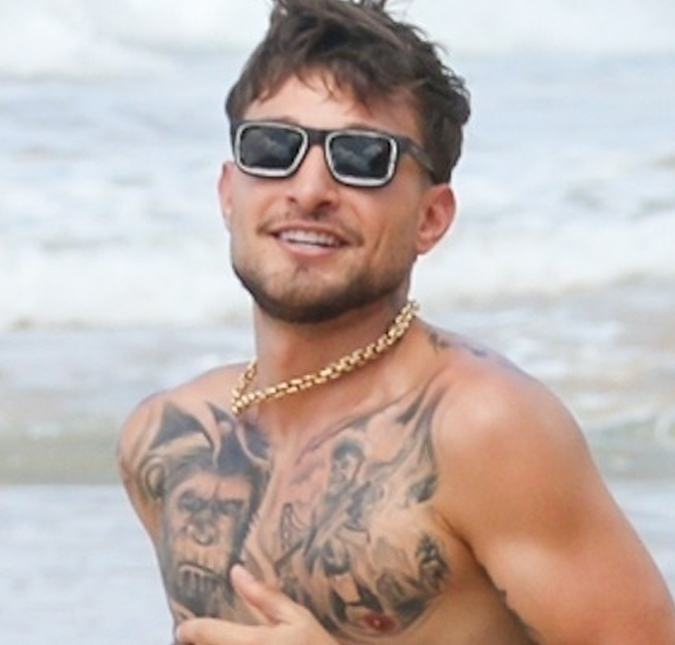 Após incêndio na casa dos pais, MC Gui sofre acidente de moto elétrica