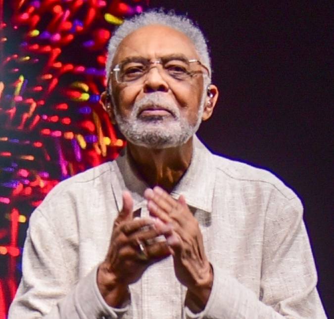 Gilberto Gil posta foto ao lado de Preta Gil e presta homenagem nove meses após morte da cantora