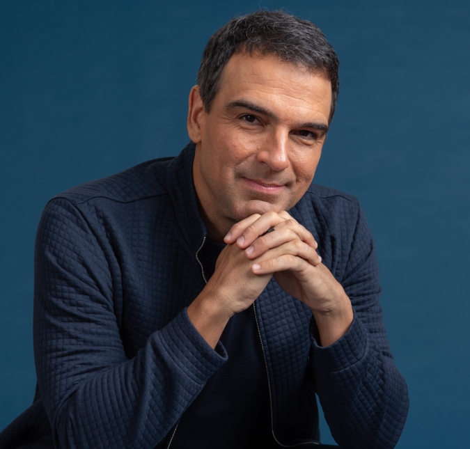 Tadeu Schmidt desabafa sobre a morte de Oscar Schmidt no <i>Fantástico: Não lido muito bem</i>