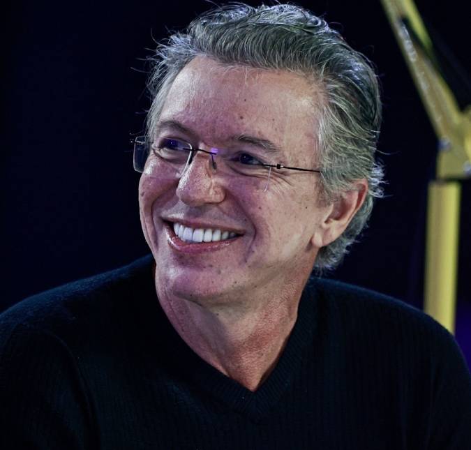 Após aparição surpresa nas redes sociais, Boninho dá <i>spoiler</i> de novo <i>reality</i>