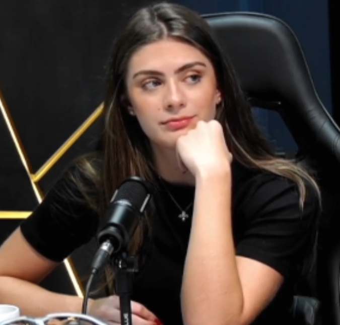 Filha de Elaine Mickely e Cesar Filho mostra barriga de grávida do primogênito na <i>Disney</i>: <i>Dia mágico</i>