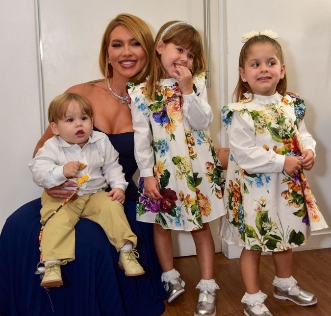 Virginia Fonseca curte sessão de cinema com os três filhos: <i>Meus parceirinhos de vida</i>