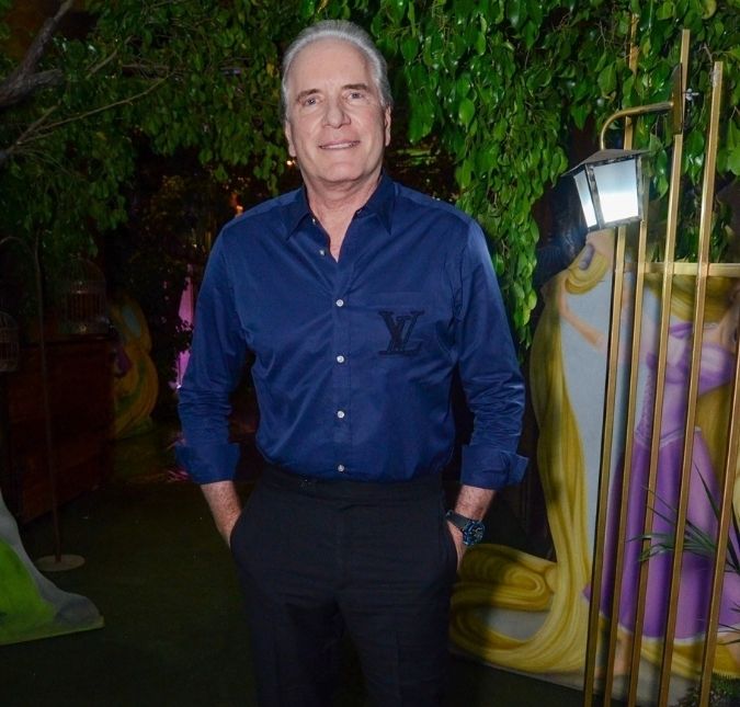 Roberto Justus reúne cinco filhos em foto e se derrete: <i>Amores da minha vida</i>
