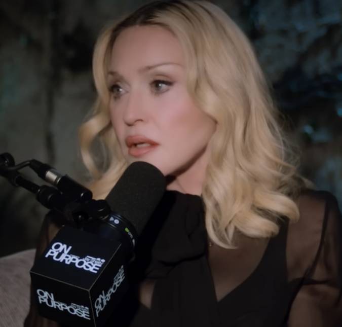Madonna rouba a cena no <i>Met Gala 2026</i> com <i>look</i> performático