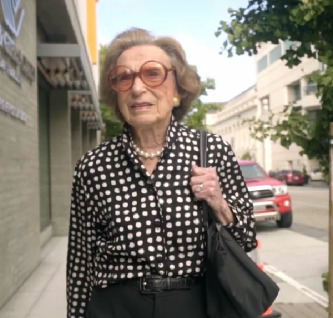 Doris Fisher, cofundadora da <i>GAP</i>, morre aos 94 anos de idade