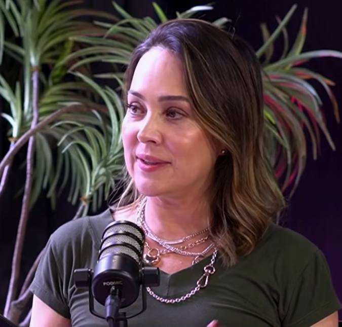 Gabriela Duarte fala sobre afastamento da mãe, Regina Duarte, na área profissional: <i>- Não sou a mesma pessoa que ela</i>