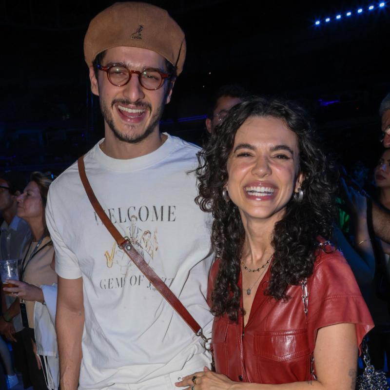 Manu Gavassi, Sasha Meneghel e mais famosos curtem estreia da turnê de 50 anos do Djavan; veja fotos!