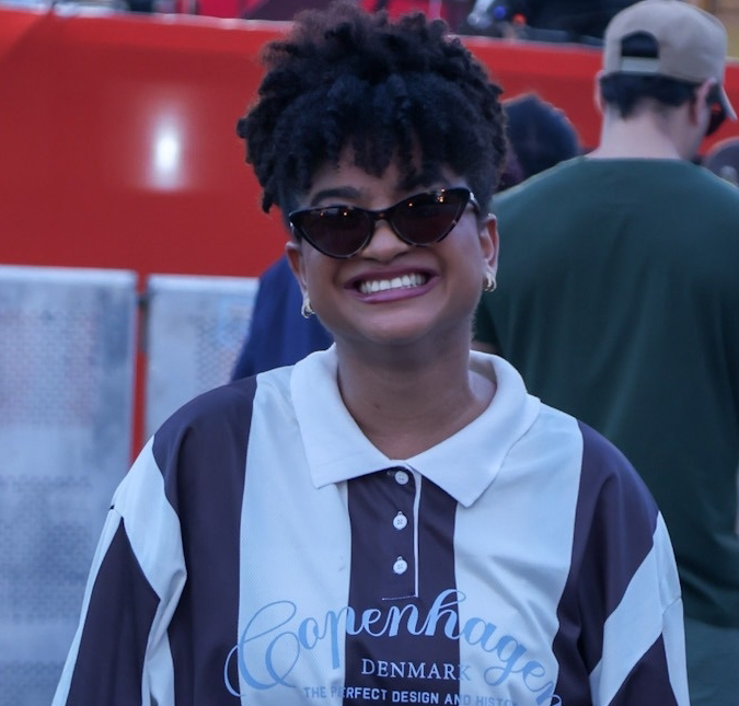 Milena dá resposta afiada a internauta após ser chamada de <i>burra: Te convido a não tocar no meu nome</i>