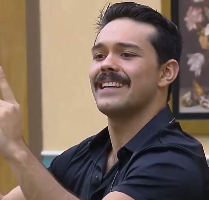 Matheus vira assunto na casa durante madrugada... Veja tudo o que rolou na <i>Casa do Patrão</i>