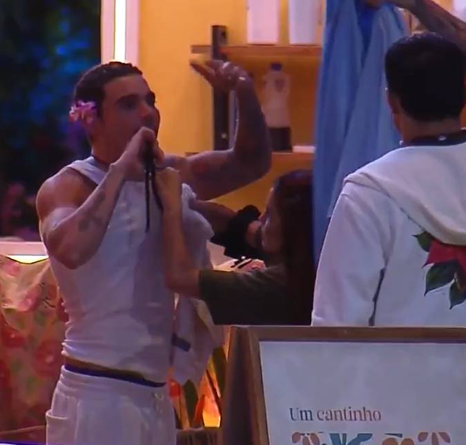 Nataly joga água em Vivão durante discussão! Veja o que rolou em mais uma festa na <i>Casa do Patrão</i>