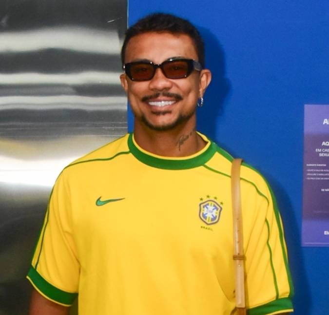 Xamã recebe título de cidadão benemérito do Rio de Janeiro e brinca: <i>Só falta convencer o governador a baixar a passagem</i>
