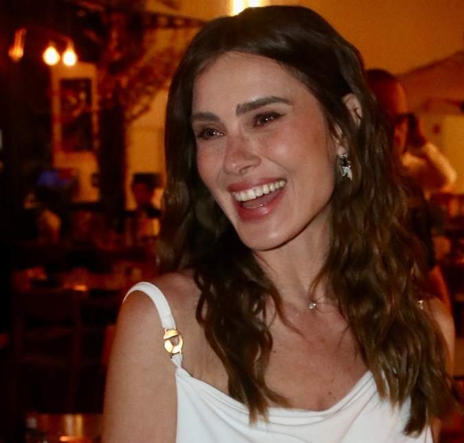 Carolina Dieckmmann recebe alta hospitalar após infecção no rim: <i>Ainda tem um longo caminho</i>