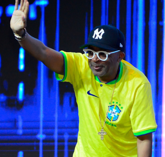 Spike Lee visita treino da Seleção Brasileira e fala sobre Neymar Jr.: <i>É o meu cara</i>