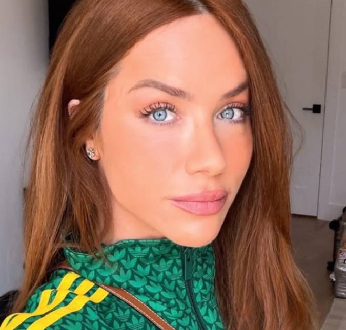 Pronta para a estreia! Giovanne Ewbank revela look para assistir a Seleção Brasileira na <i>Copa do Mundo</i>