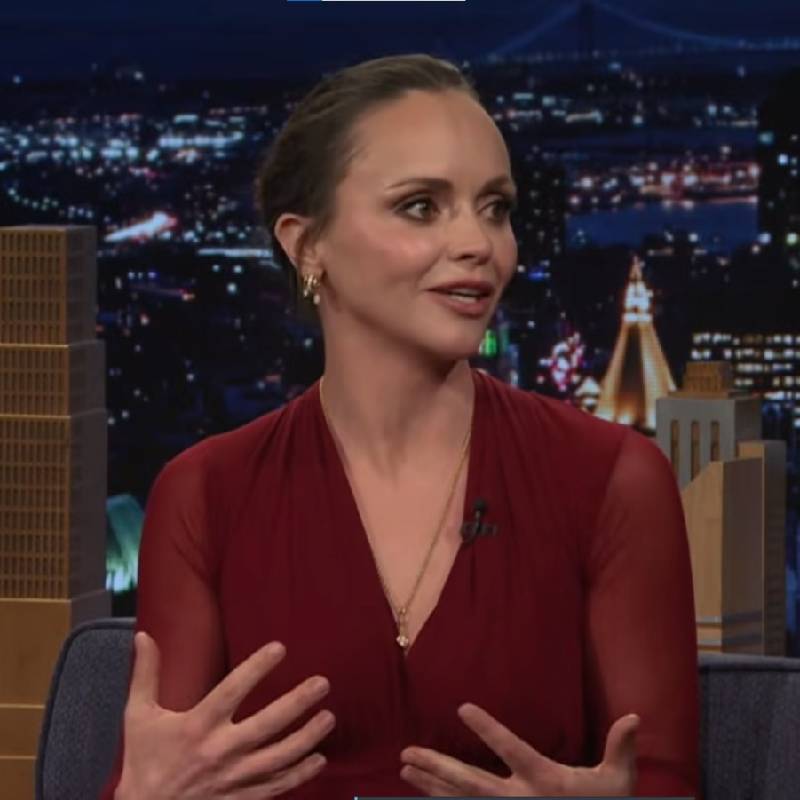 Ex-marido de Christina Ricci tem pedido de custódia de emergência negado após mensagens do filho sobre a mãe, diz revista