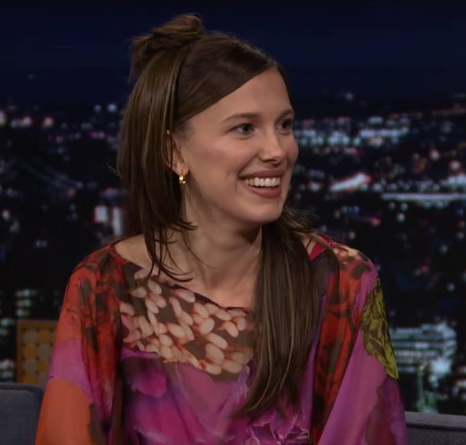 Millie Bobby Brown conta que Jon Bon Jovi está encantado com neta: <i>Todos estão apaixonados por ela</i>