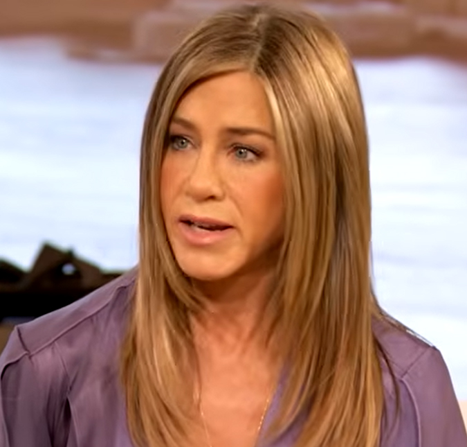 Jennifer Aniston encanta ao mostrar momentos com o namorado, Jim Curtis