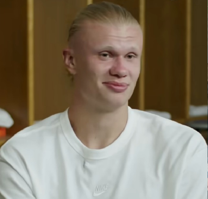 Inusitado! Erling Haaland leva guaxinim empalhado de volta para Noruega: <i>Me seguiu até em casa</i>