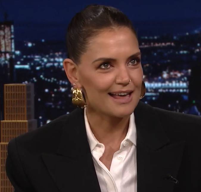 Katie Holmes é vista de mãos dadas com artista plástico e levanta rumores de novo romance