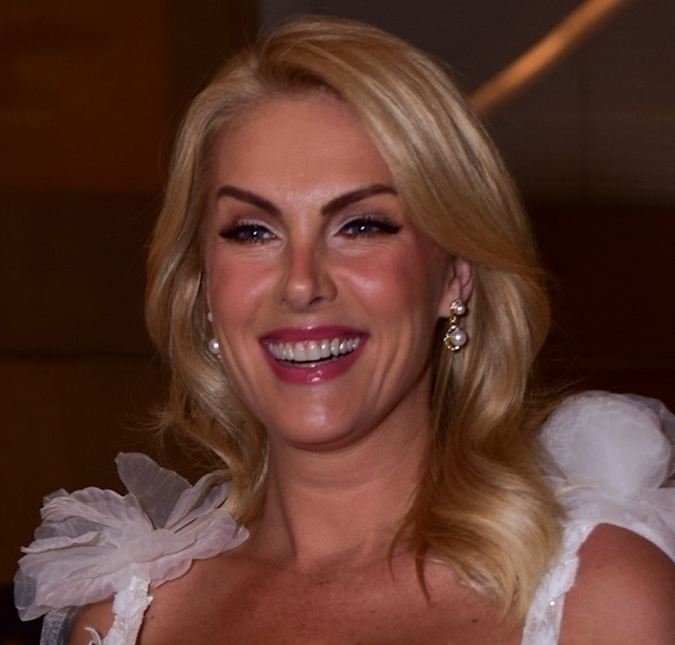 De férias, Ana Hickmann afirma que fazia tempo que não se sentia <i>leve, livre e em paz</i>