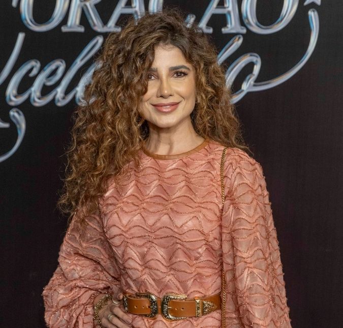 Chega ao fim romance de Paula Fernandes com comandante