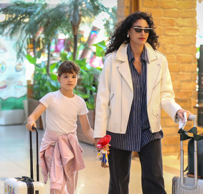 Débora Nascimento embarca com a filha no Rio de Janeiro e comenta retorno às novelas