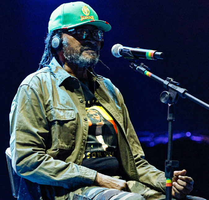 Cantor Edson Gomes é internado na UTI após <i>show</i> na Bahia, diz <i>site</i>