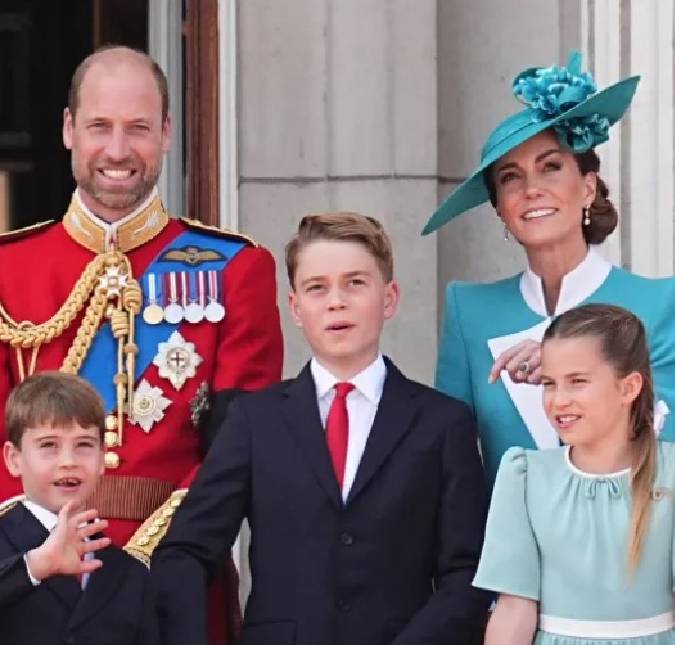 Príncipe Louis faz estreia em evento esportivo ao lado de Kate Middleton e Príncipe William
