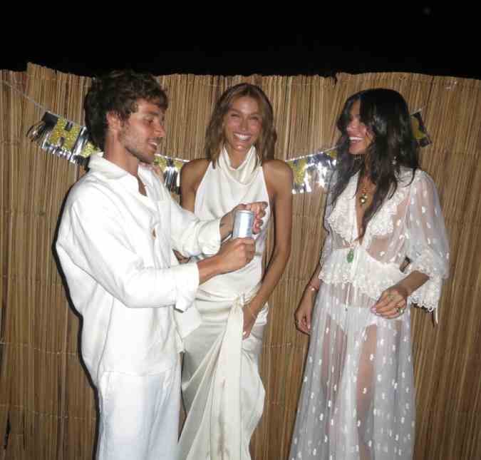 Relembre as vezes que Bruna Marquezine segurou vela para Sasha Meneghel e João Lucas