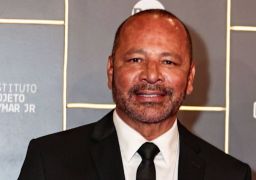 Pai de Neymar Jr. rebate críticas ao filho no futebol e confessa: <i>- Vou ficar triste quando vê-lo parar</i>