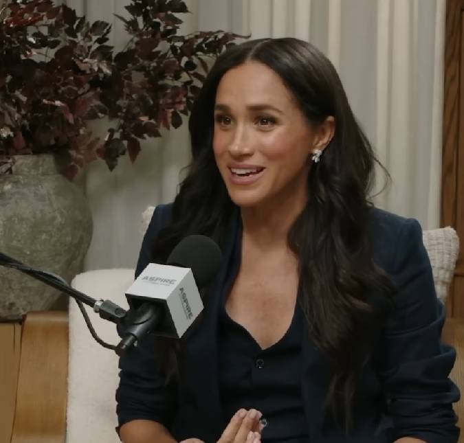 Comemorando os 45 anos de idade, Meghan Markle surpreende com cliques usando maiô. Veja!
